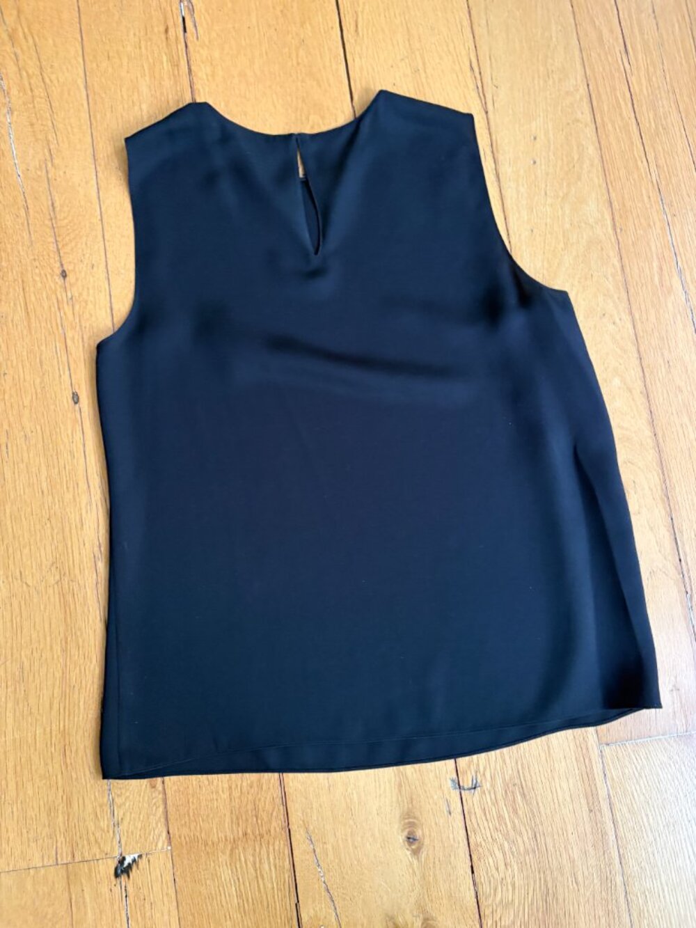 Theory Shell Top in Silk Georgette 100% Size Small Black - Picture 4 of 8
